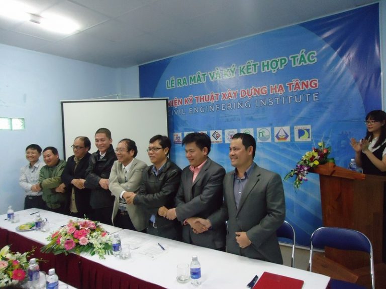 Lễ ra mắt và ký kết hợp tác Viện kỹ thuật xây dựng hạ tầng