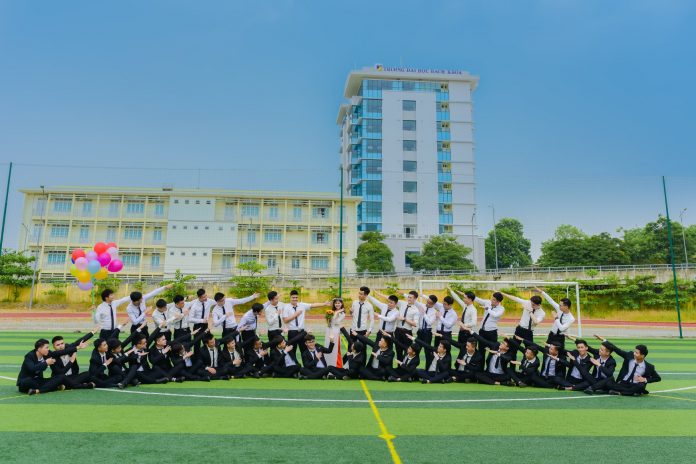 Lễ tốt nghiệp và trao bằng kỹ sư đợt cuối học kỳ 2 năm học 2018-2019