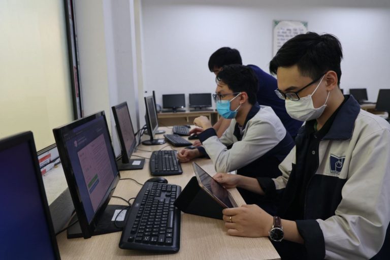 Hướng dẫn đăng ký dự thi tốt nghiệp THPT 2023 trực tuyến? Cần lưu ý những gì trong quá trình đăng ký dự thi tốt nghiệp THPT năm 2023?